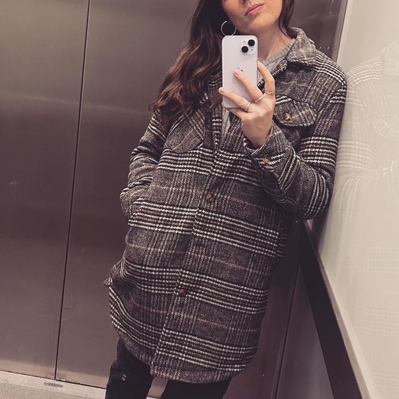 VICI Gray Plaid pocketed coat. Size S. Oversized fit - Picture 5 of 12